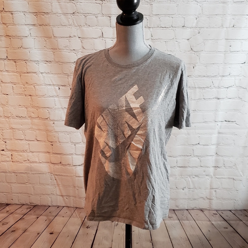 Nike T shirt sz Medium Spellout Swoosh Grey Short Sleeve